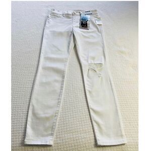 REWASH SIZE 5 Waist 27 White Jegging with ripped knee.  NWT